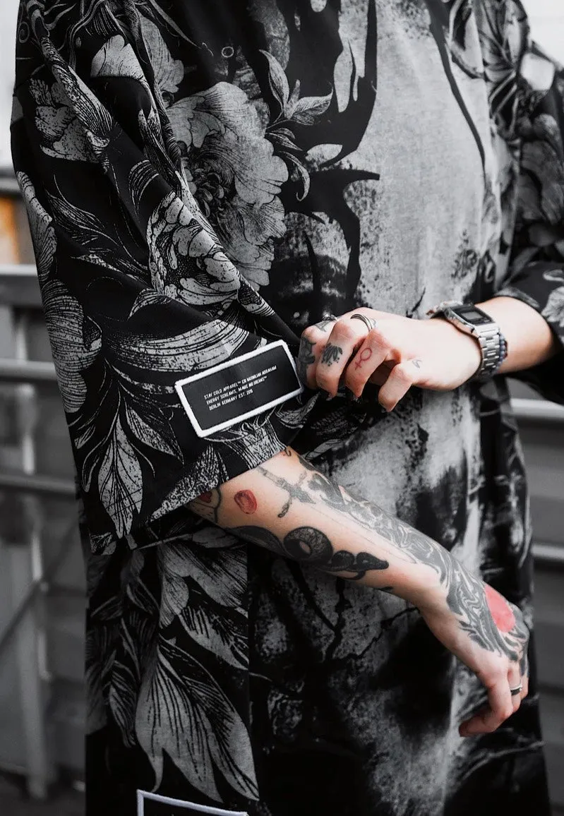 Impericon Heart Like Winter Oversized T-Shirt schwarz