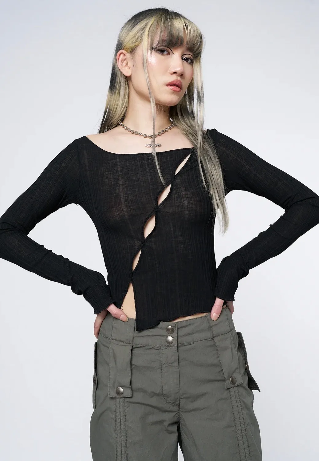 Impericon Hana Asymmetrical Cut Out Top schwarz Langarm