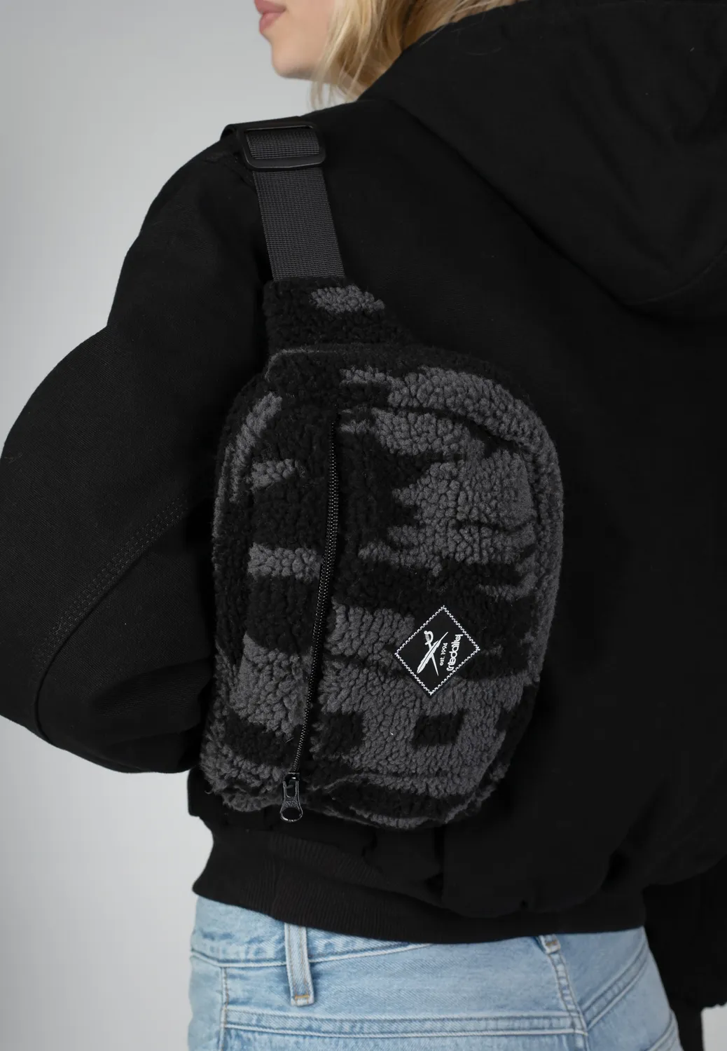 Switchup Coal Bauchtasche grau Onesize Plüsch