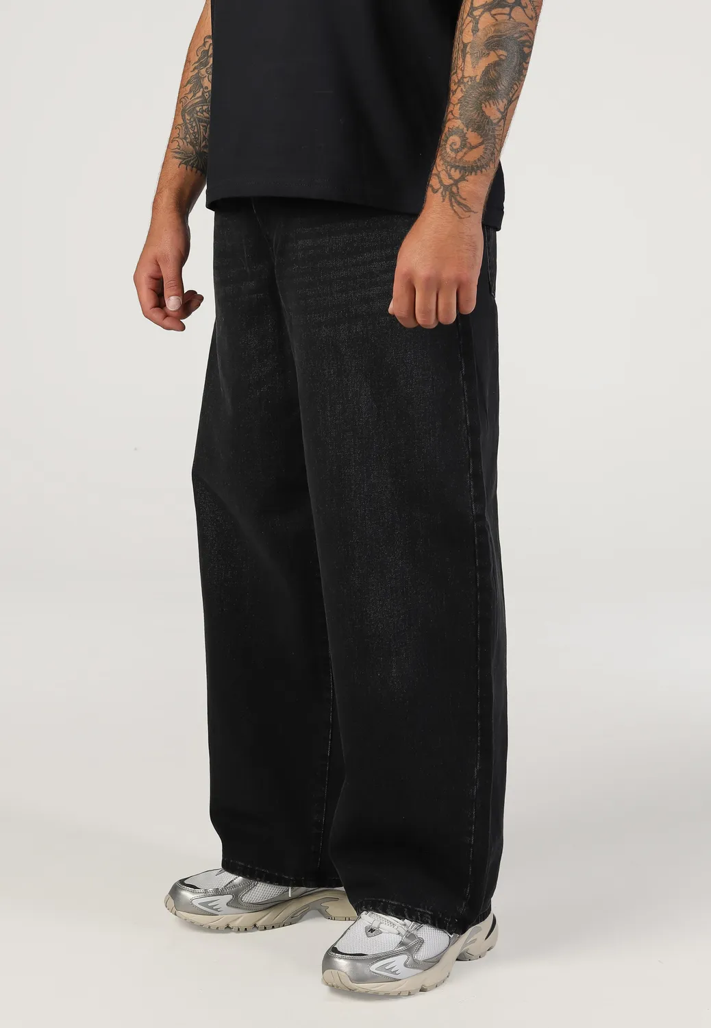 Impericon Kayce Barrel Black Denim Jeans Relaxed Fit schwarz