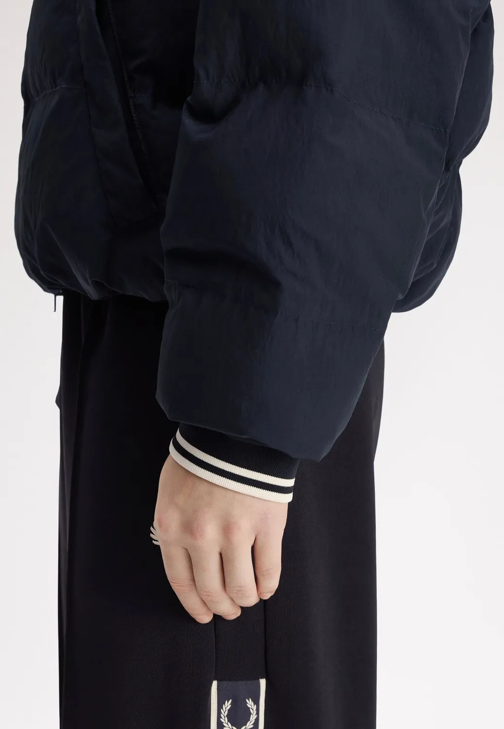 Impericon Raglan Sleeve Padded Jacke Navy