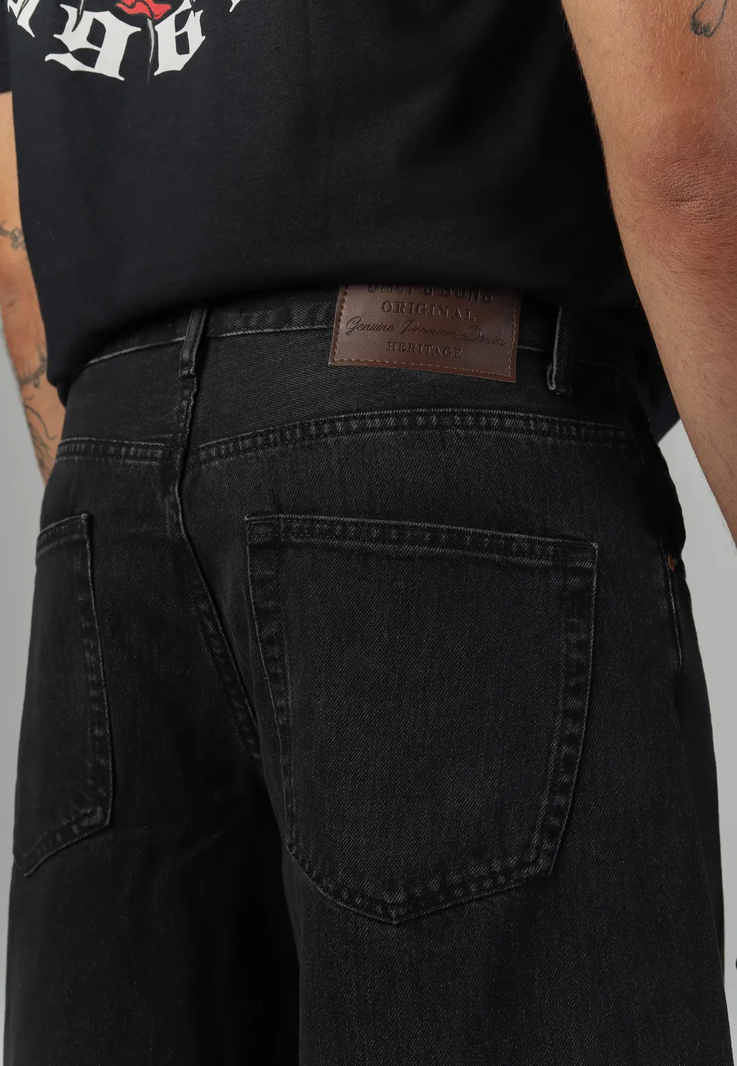Impericon Kayce Barrel Black Denim Jeans Relaxed Fit schwarz