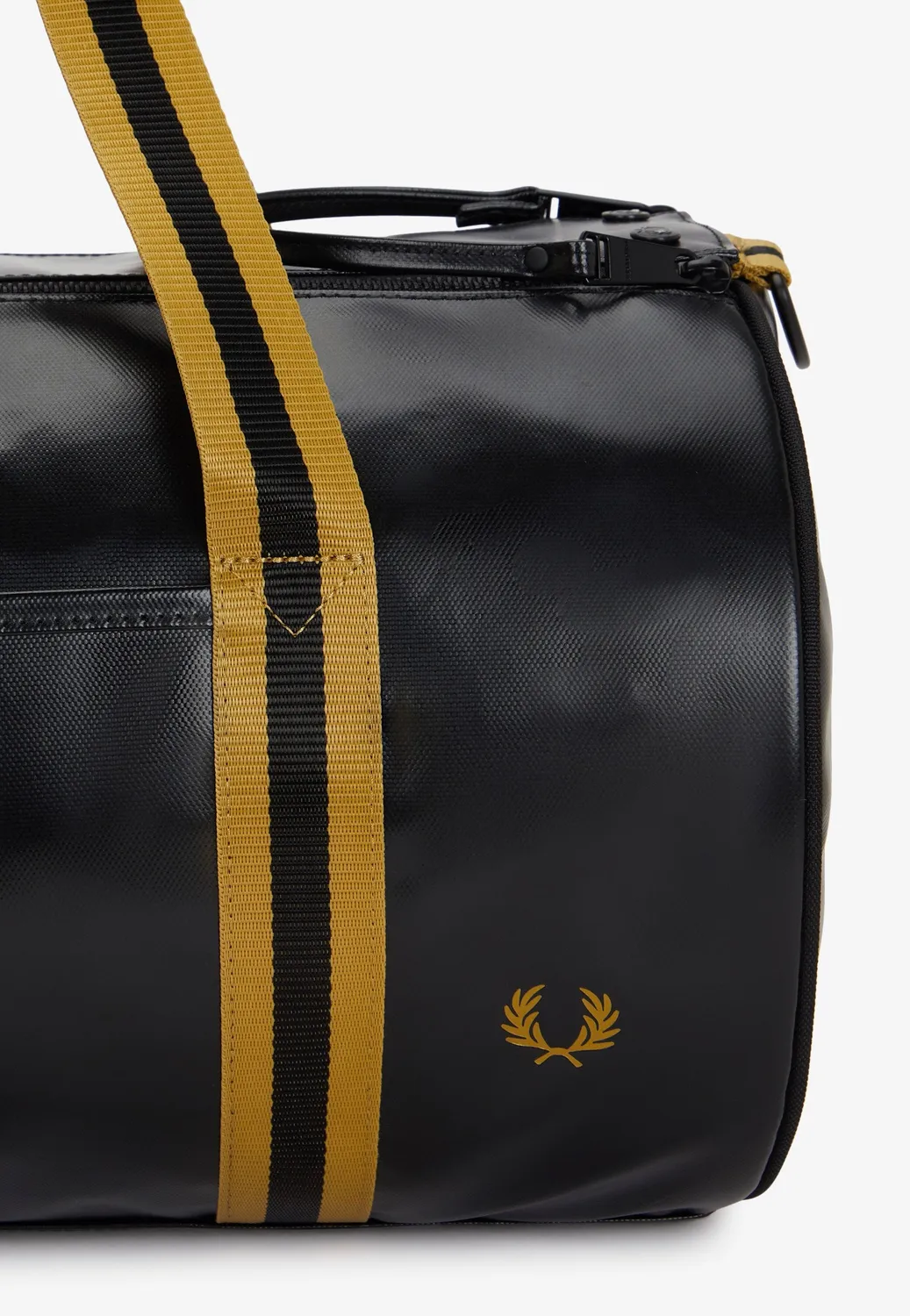 Impericon Tipped Classic Barrel Dufflebag Black/Gold