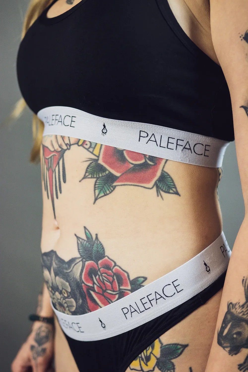 Paleface Swiss PLFC Sports Top Crop Top schwarz