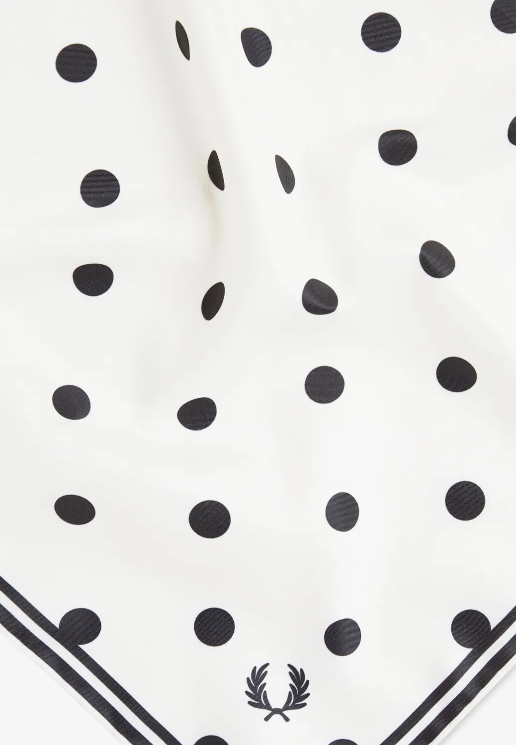 Impericon Amy Polka Dot Snow White Schal weiß Satin