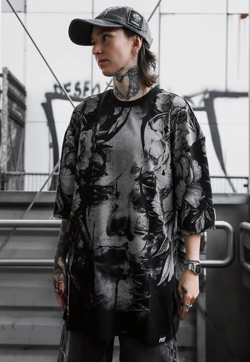Impericon Heart Like Winter Oversized T-Shirt schwarz