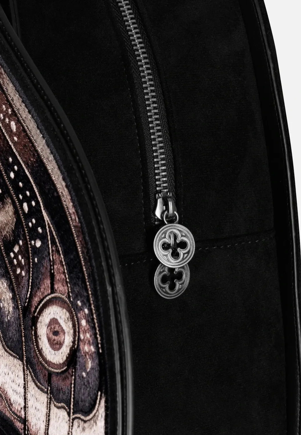 Impericon Ashira Moth Black Rucksack Samt schwarz