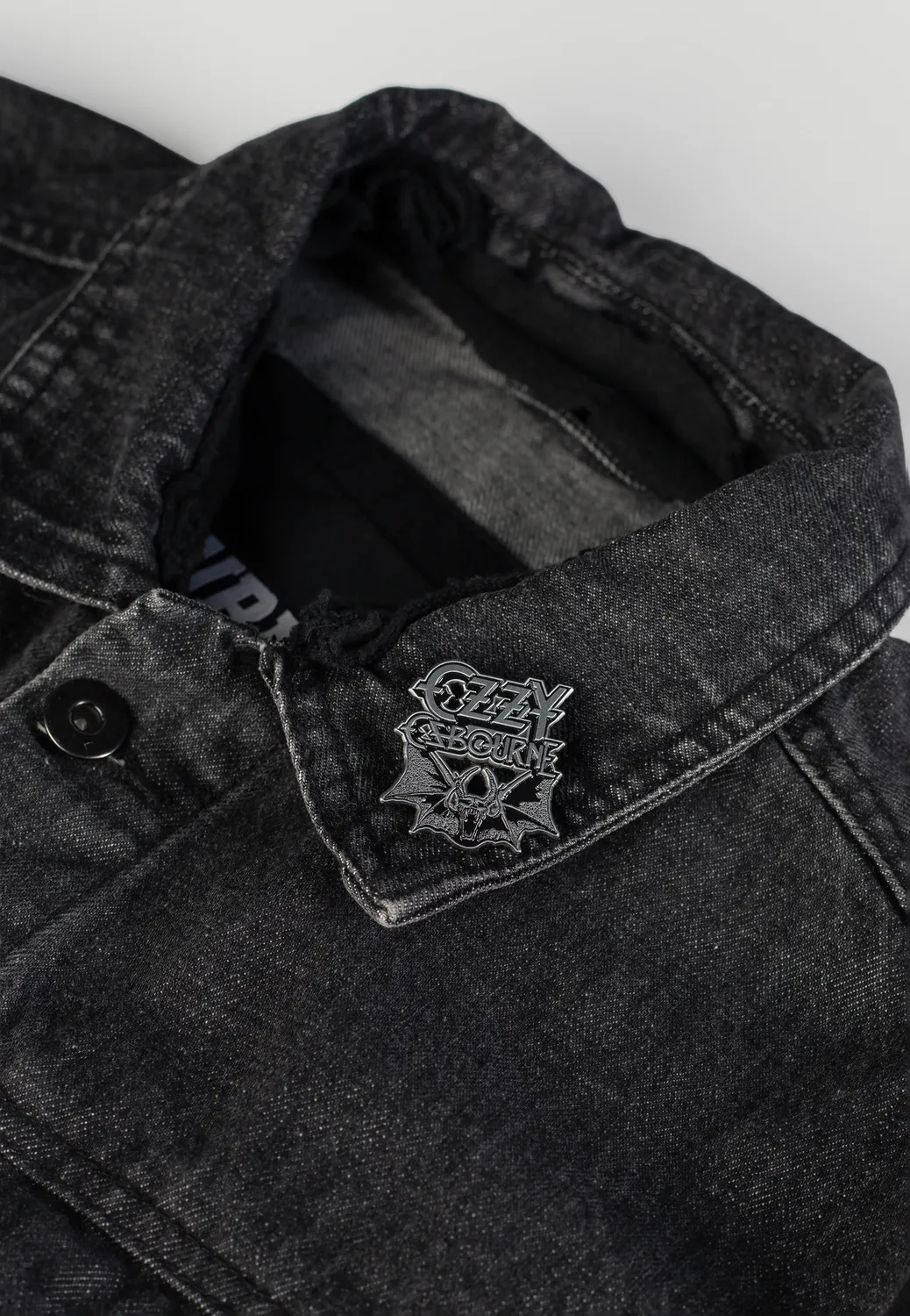 Impericon Bat Pin Metall grau Onesize Rock