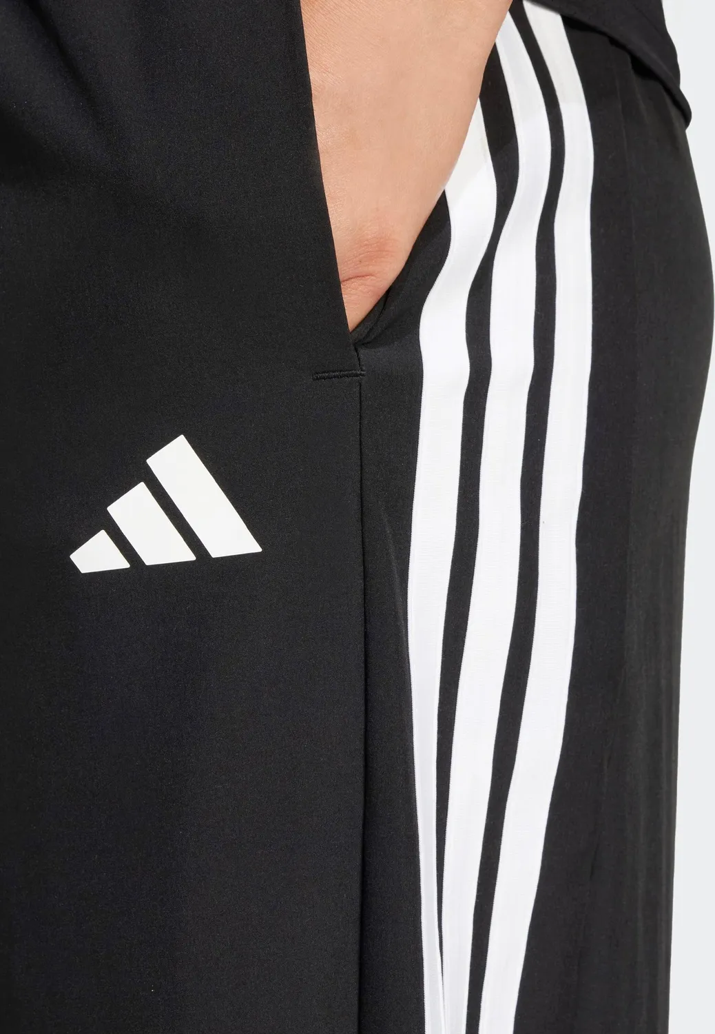 adidas Workout Essentials 3-Stripes Jogginghose Schwarz