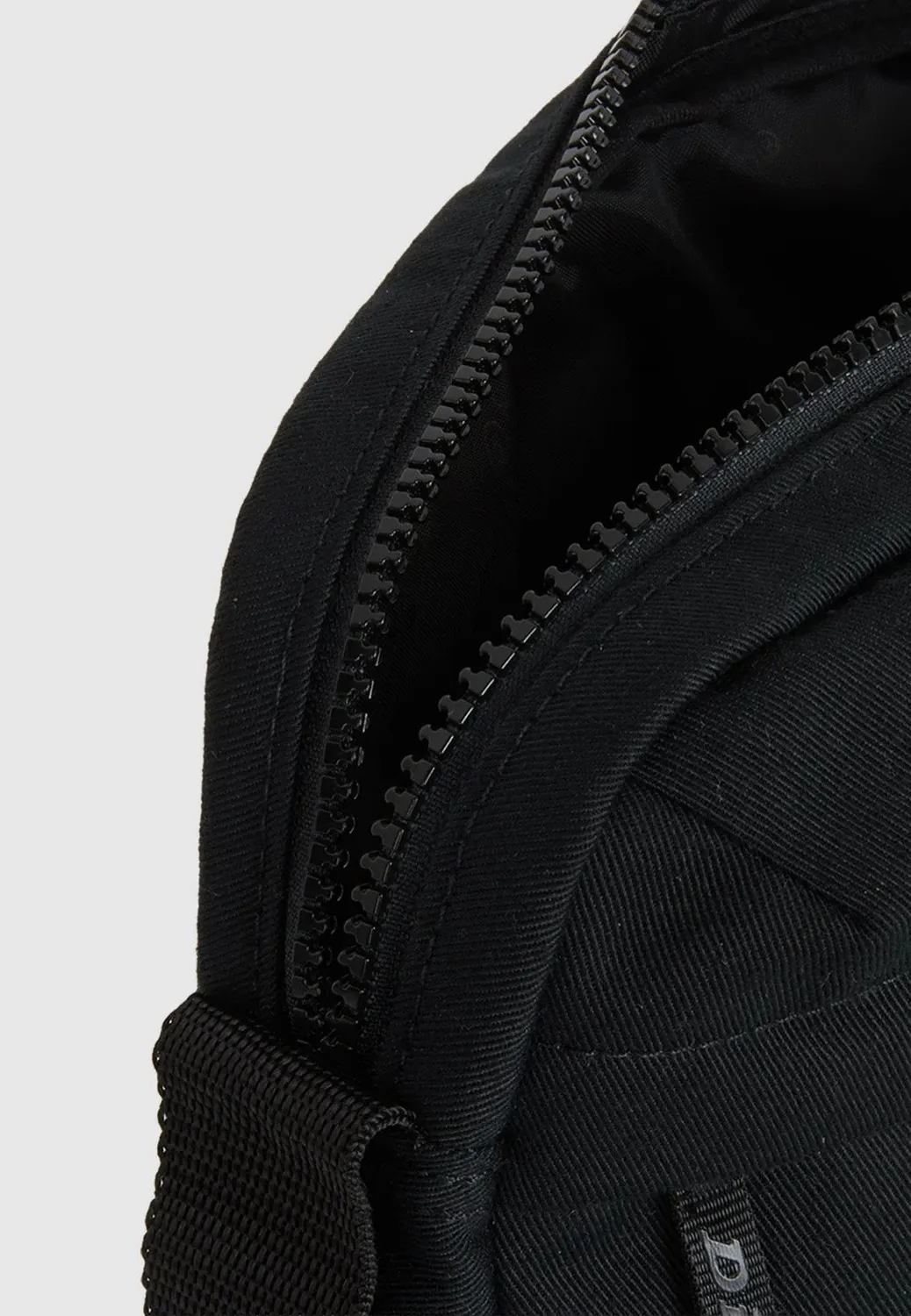 Impericon Moreauville Messenger Black Tasche Onesize