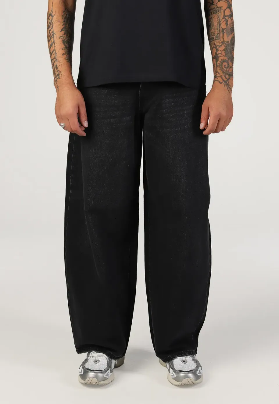Impericon Kayce Barrel Black Denim Jeans Relaxed Fit schwarz