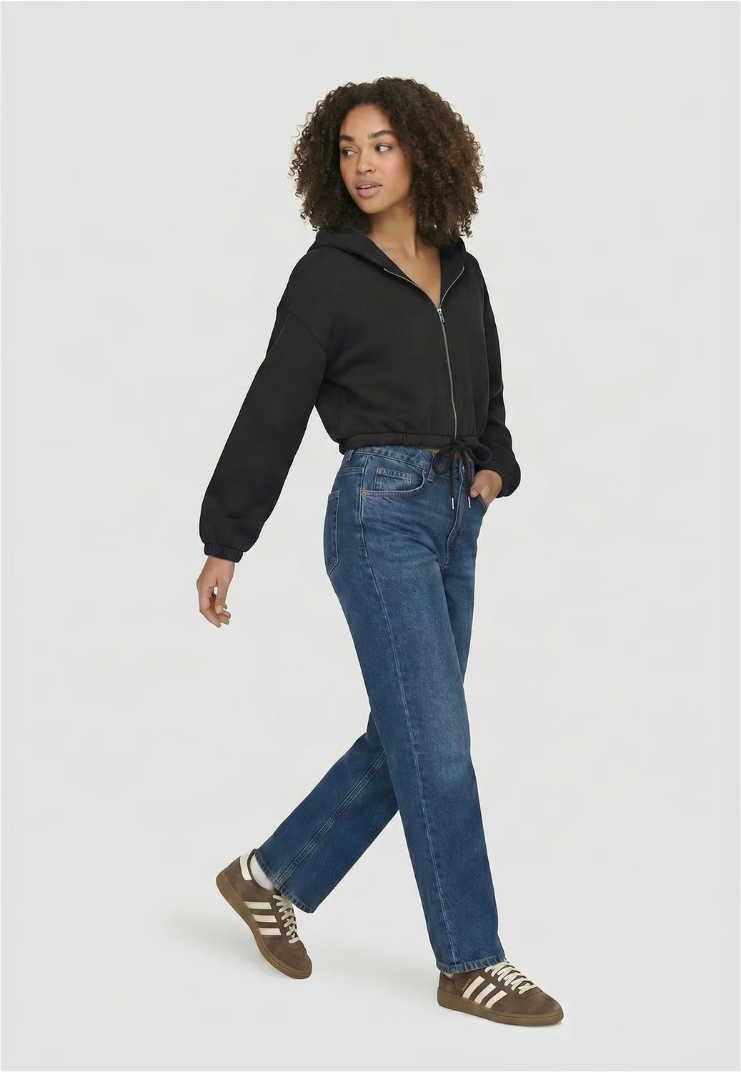 Impericon Ladies Fluffy Cropped Black Zipper Sweatjacke