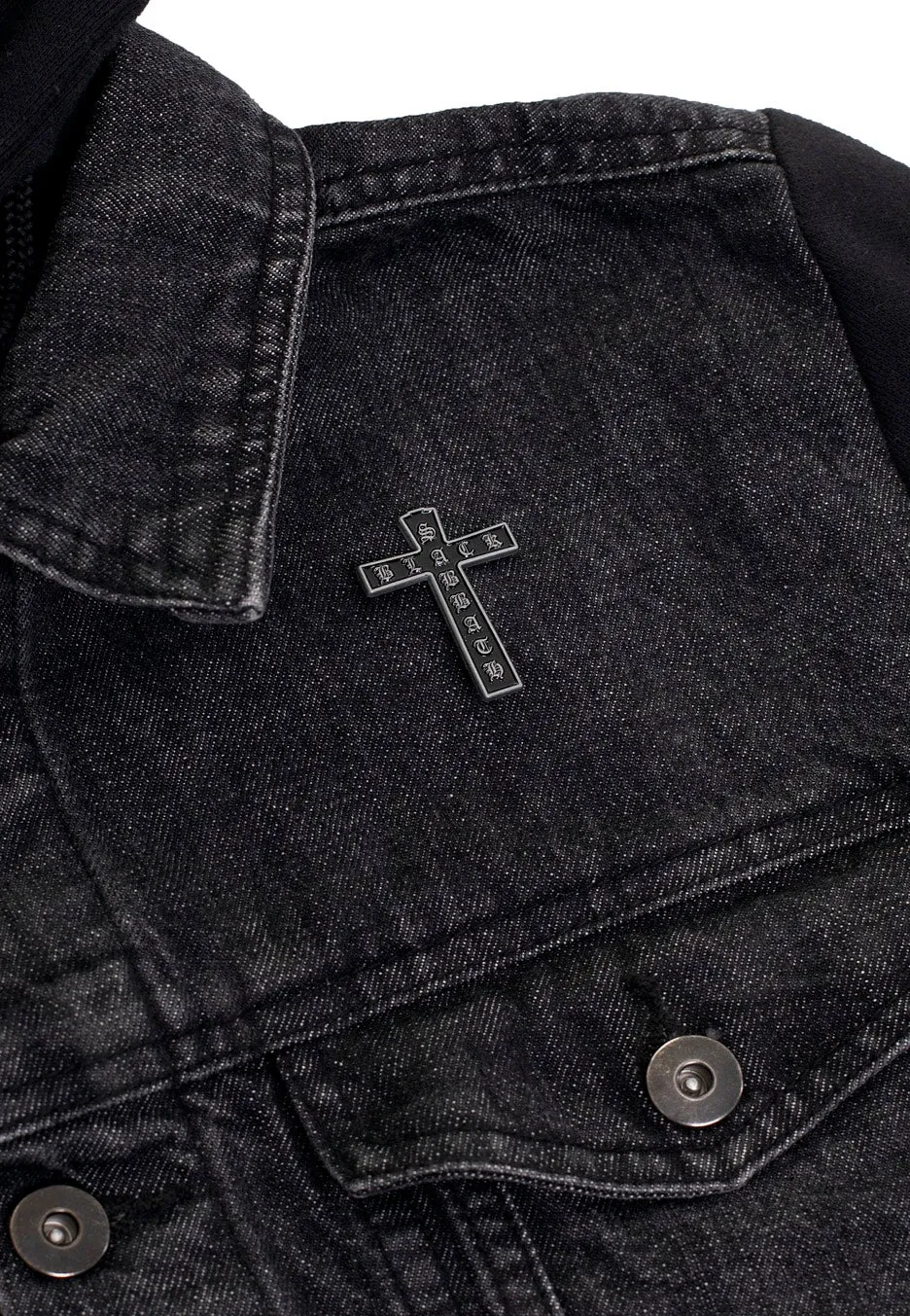 Impericon Cross Pin schwarz Emaille Onesize