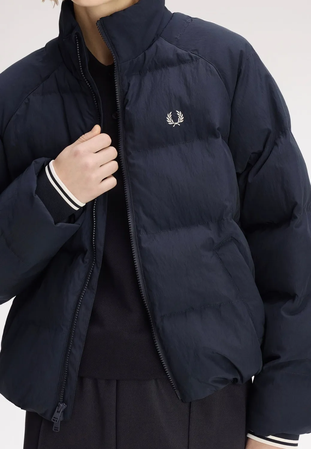 Impericon Raglan Sleeve Padded Jacke Navy
