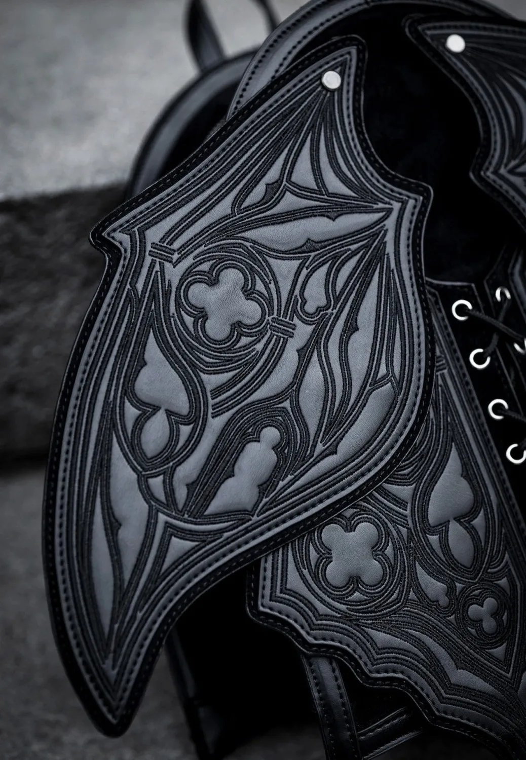 Impericon Obsidian Moth PU Black Rucksack schwarz