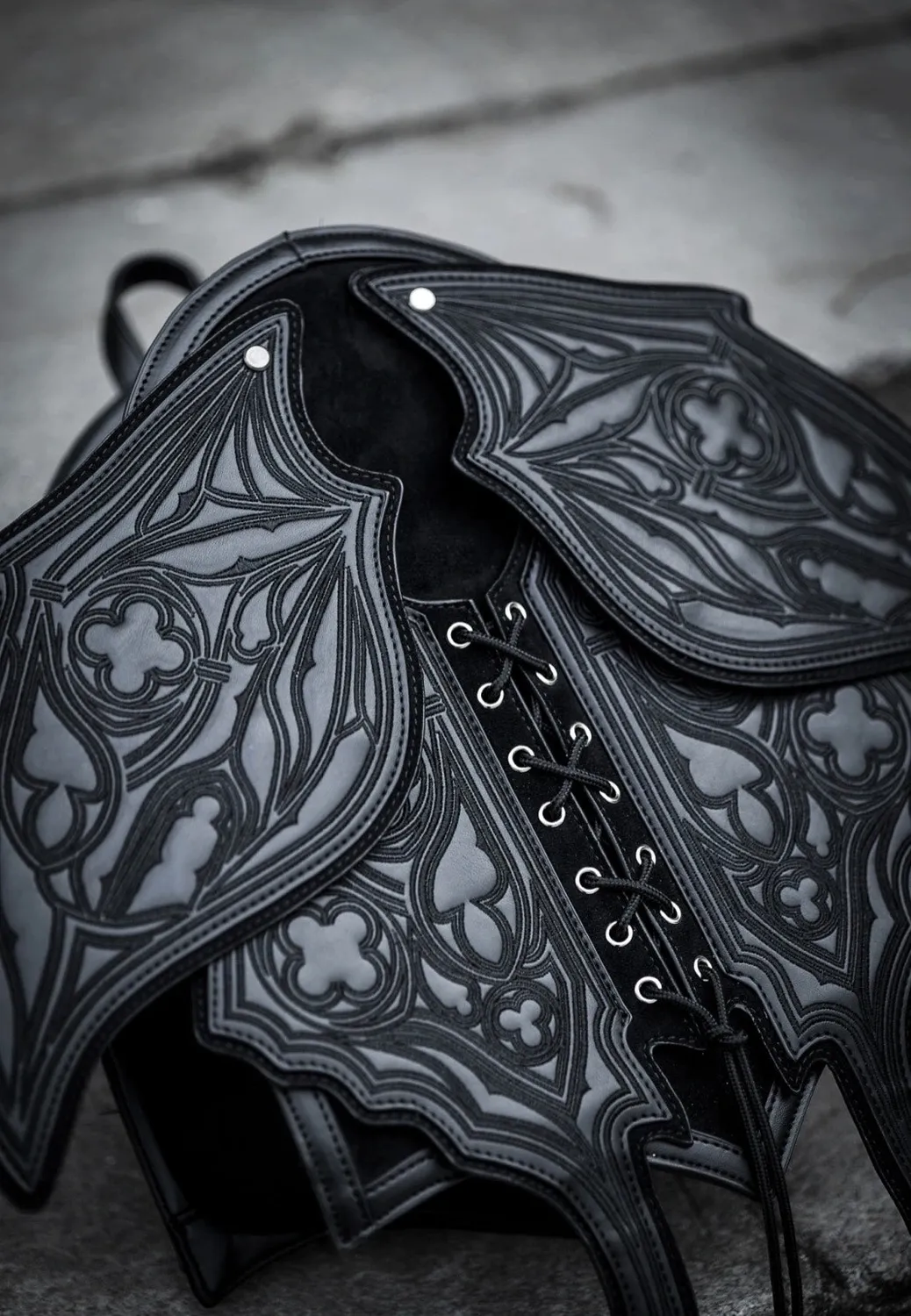 Impericon Obsidian Moth PU Black Rucksack schwarz