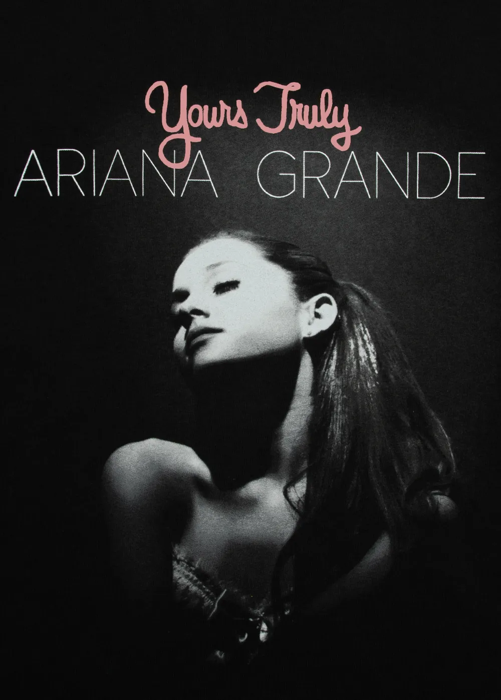 Ariana Grande Yours Truly 10th Anniversary Puff Print Tee Baumwolle