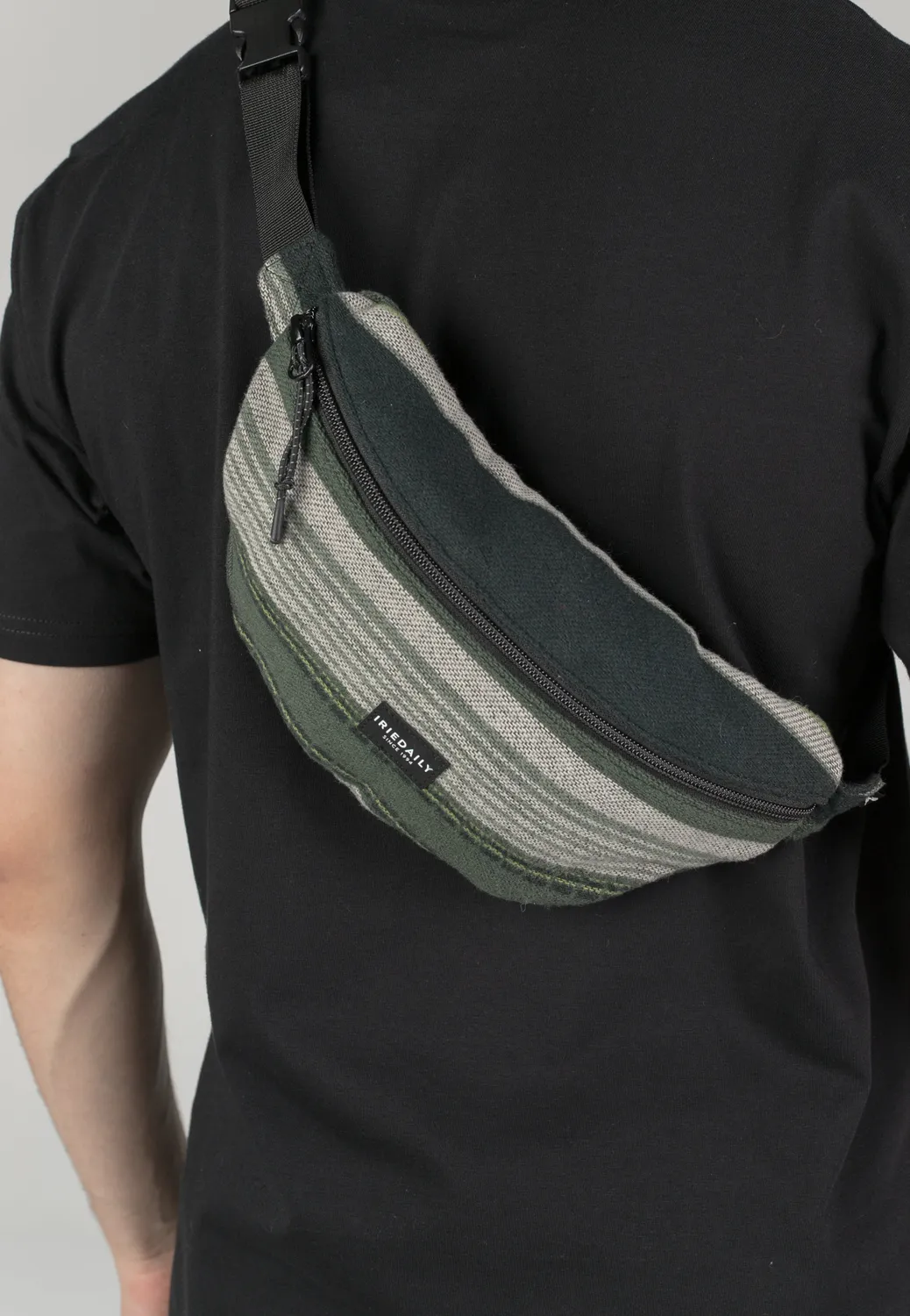 Impericon Santania Gürteltasche Black Olive vegan
