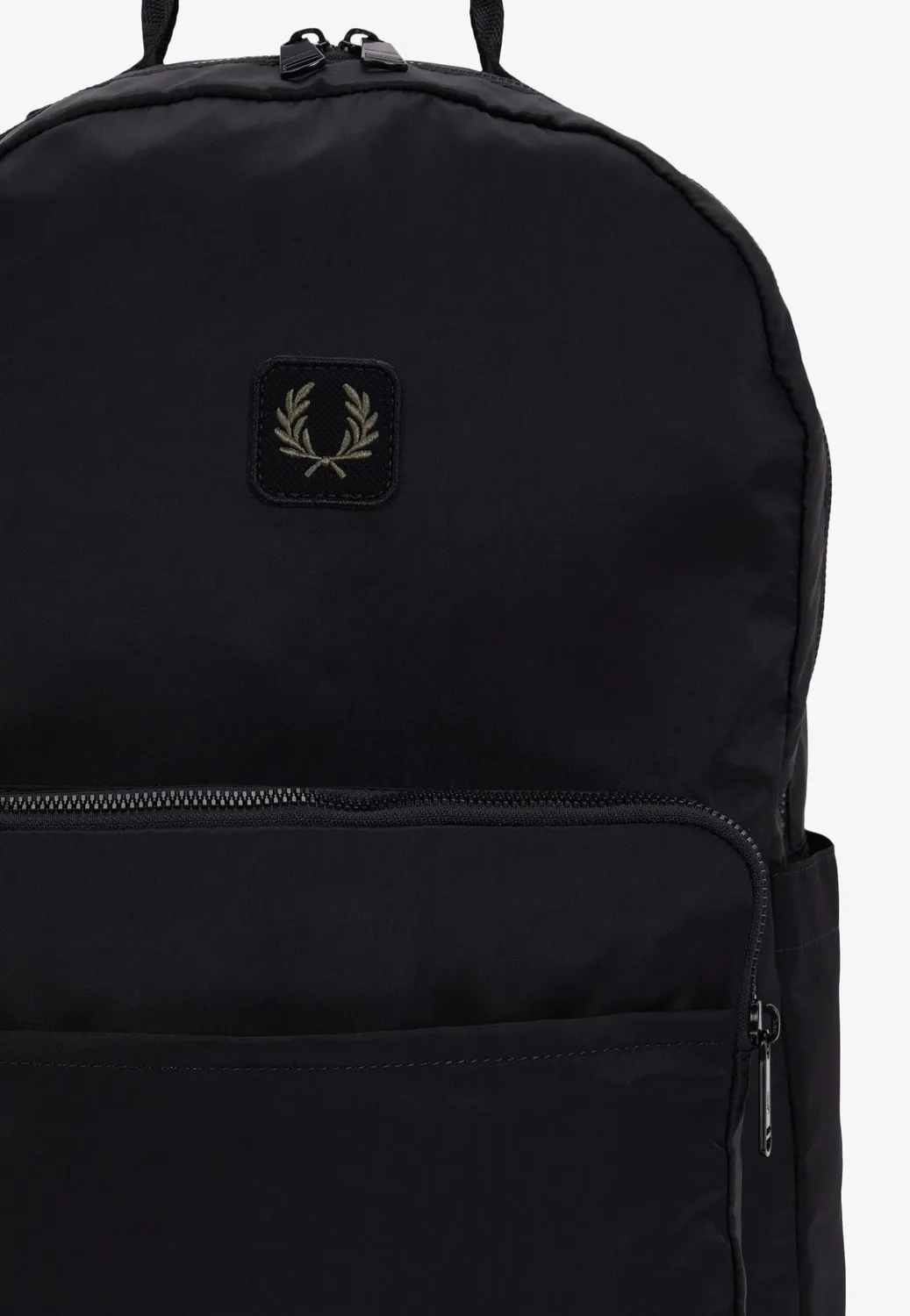 Impericon Crinkle Nylon Black Rucksack 20-29l schwarz